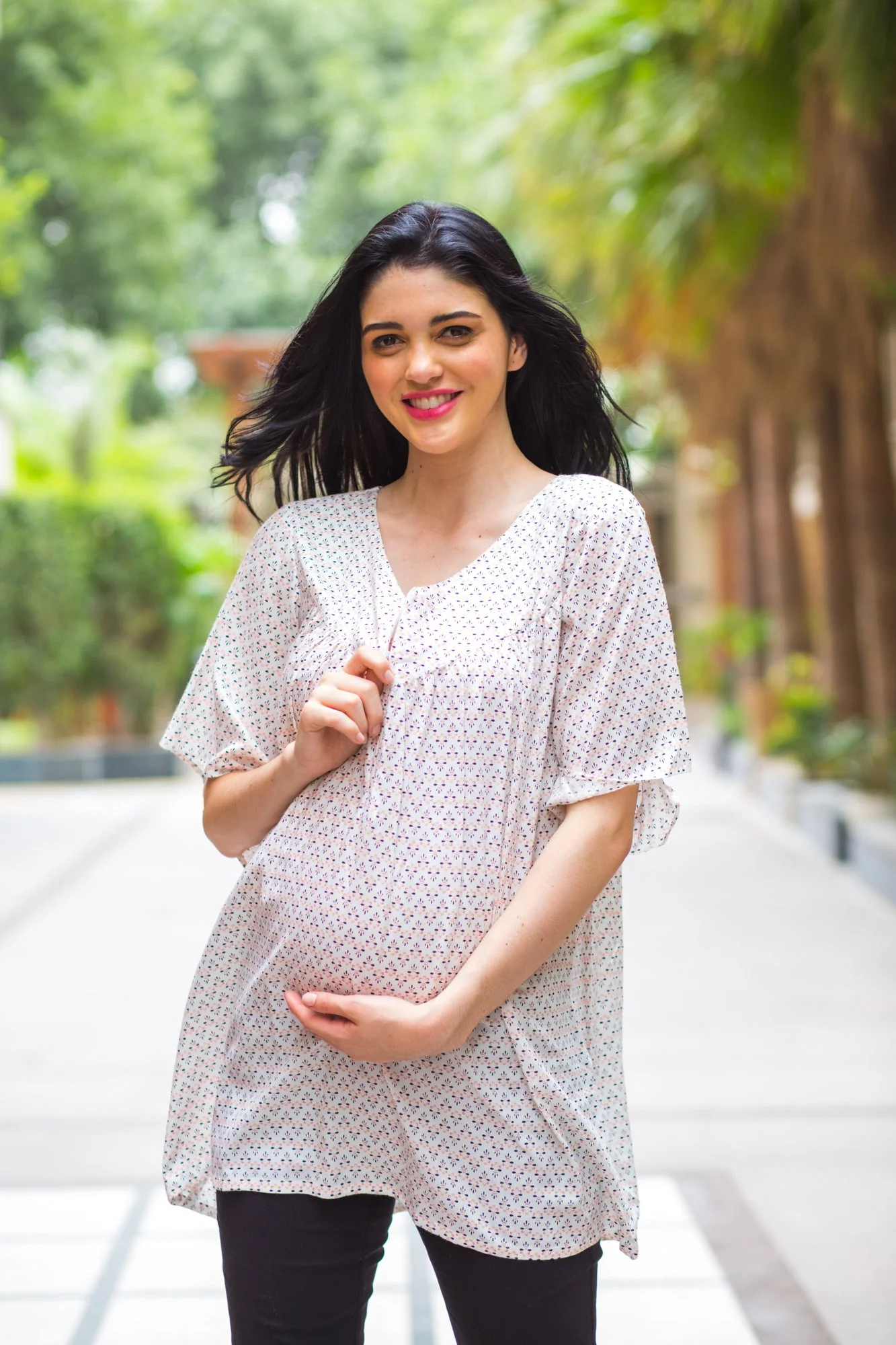 Cute White Daisy Maternity & Nursing Top - Chenance