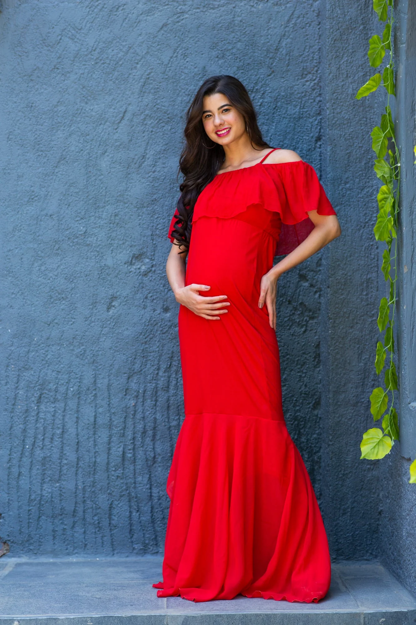Luxe Candy Off-Shoulder Fish Cut Maternity Photoshoot Gown - Chenance