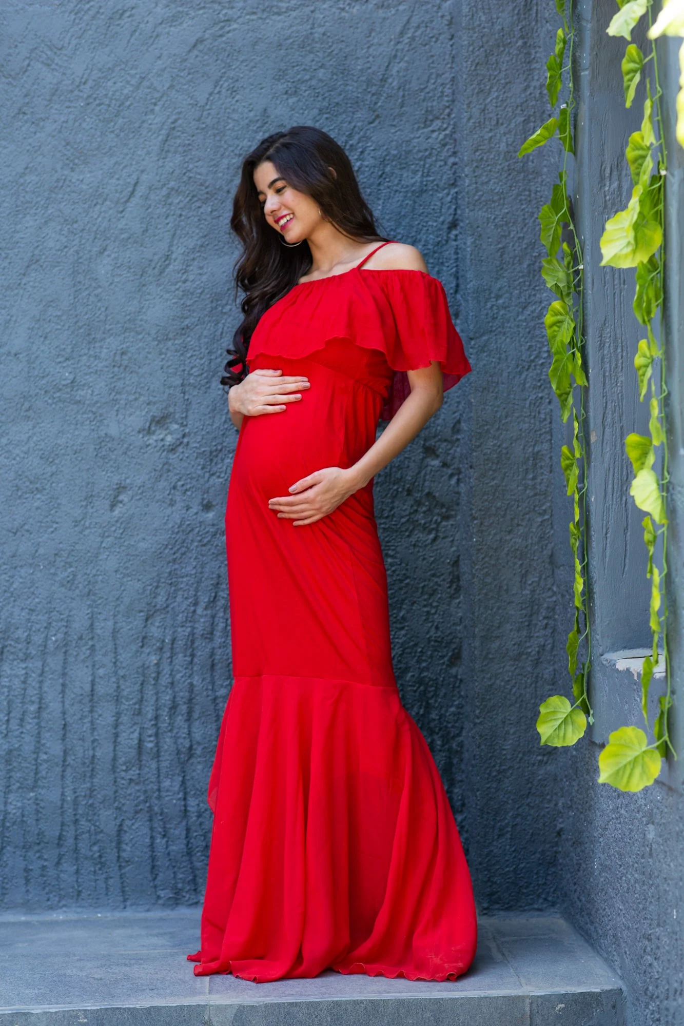Luxe Candy Off-Shoulder Fish Cut Maternity Photoshoot Gown - Chenance